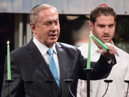 Netanyahu-Chanukah-Hanukkah-Menorah-UN-Obama-12-24-2016 (Jack Guez / AFP / Getty)