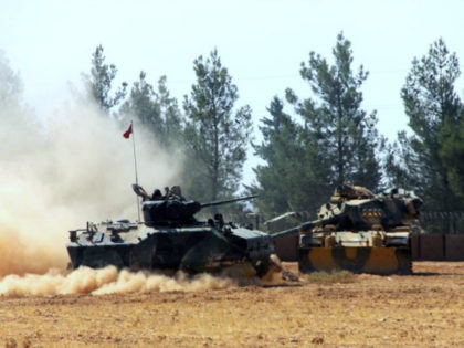 Turkish-army-tank-armored-vehicle-Karkamis-Turkey-8-23-2016-ap