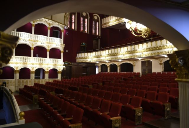 The opera house in Mumbai was in danger of colapse before a restoration designed by archit