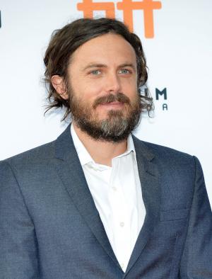 Casey Affleck is a real Dunkin' Donuts customer in latest 'Saturday Night Live' skit