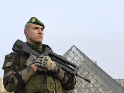 FRANCE-SECURITY-POLICE-SENTINELLE