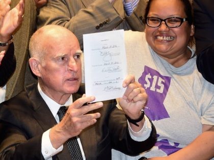 Jerry Brown minimum wage $15 (Frederic J. Brown / AFP / Getty)