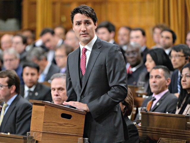 Trudeau Welcomes Refugees AP