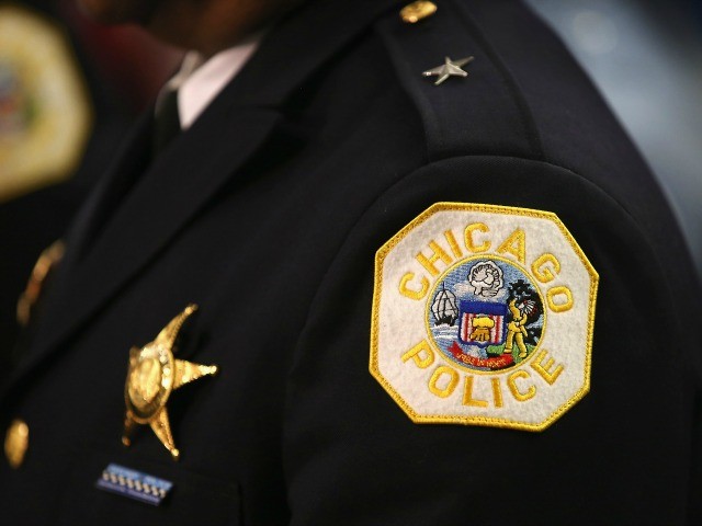 Chicago Officer Tases Suspect and Her Partner During Altercation - Vimarsana News