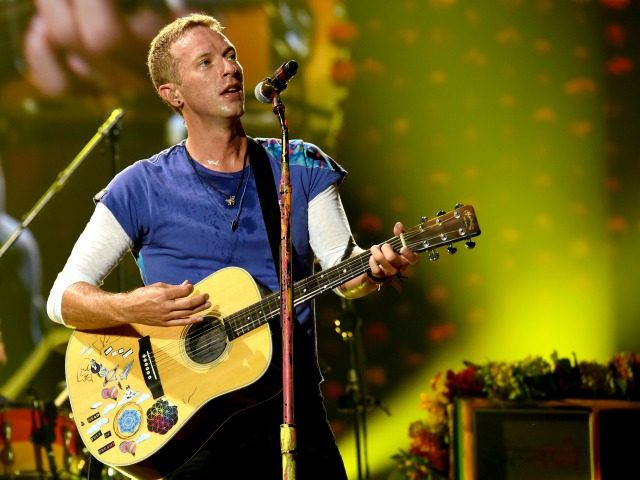 Singer Chris Martin of Coldplay performs at the Rose Bowl on August 20, 2016 in Pasadena,