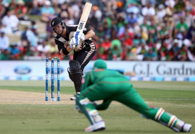 Corey Anderson's (C) unbeaten 94 off just 41 balls included a New Zealand record 10 sixes