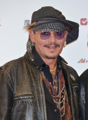 Grateful Johnny Depp at the People's Choice Awards: 'I came here for you, the people'