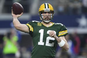 Adrian Peterson: Aaron Rodgers is better than Tom Brady