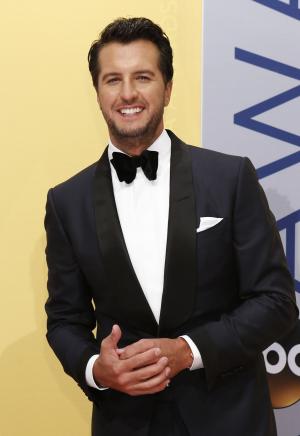 Luke Bryan to sing 'The Star-Spangled Banner' at the Super Bowl
