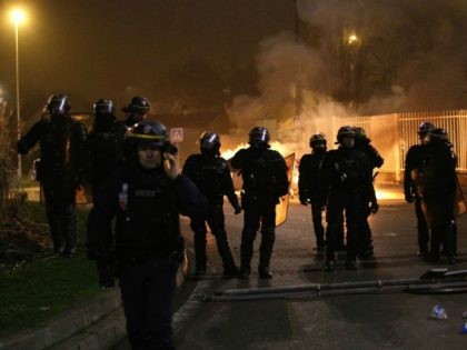 French ‘Youths’ Set Traps for Police in Guerrilla-Like Clashes