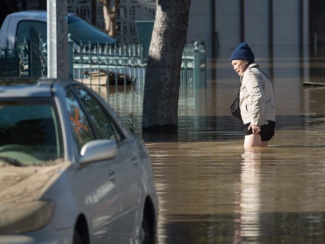 Long Beach flooding (Noah Berger / AFP / Getty)