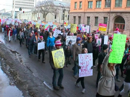 More Than 2,000 People Walk in Pro-Refugee ‘Caravan of Love’ March in Minnesota