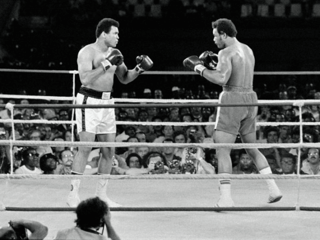 Heavyweight boxing legend Muhammad Ali (L), fights George Foreman in Kinshasa, Congo on Oc