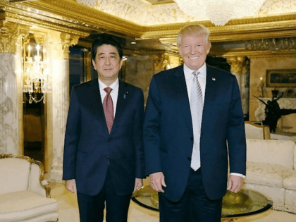 Japanese Prime Minister Shinzo Abe on November 18, 2016 became the first foreign leader to