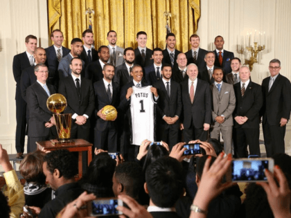 San Antonio Spurs visit the White House