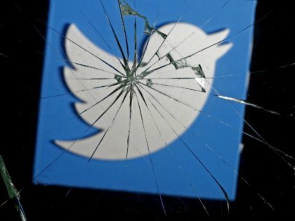 Twitter Crashes Before White House Social Media Summit