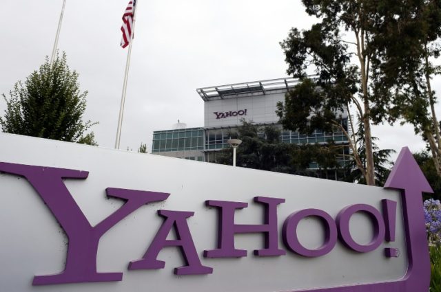 Yahoo has slashed the price of the sale of its core Internet business to Verizon by $350mn