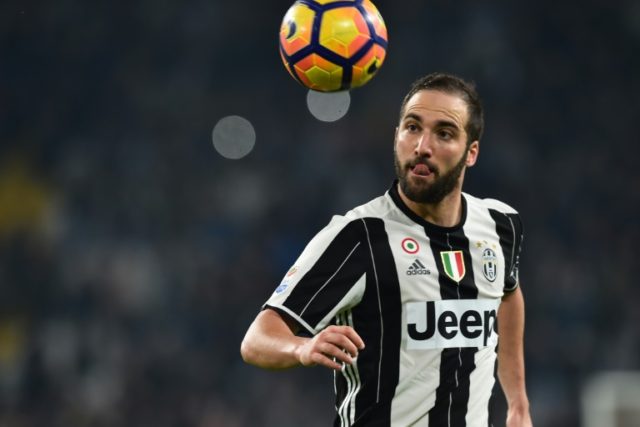 Gonzalo Higuain is level with Roma's Edin Dzeko at the top of the Serie A charts on 19 goa