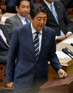 Japan's Shinzo Abe asks Pope Francis to visit Hiroshima