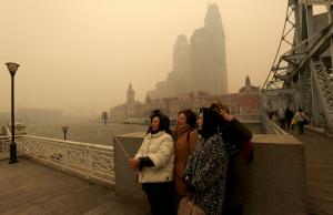 China takes climate mantle from U.S., Greenpeace says