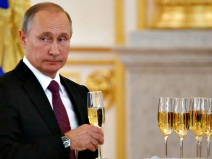 Putin, Champagne - AP