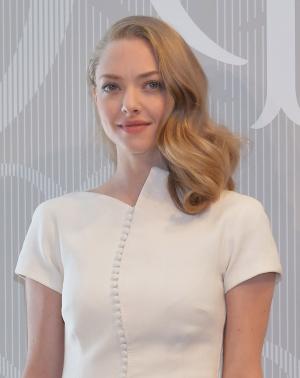 Amanda Seyfried gives birth to her first child, a daughter