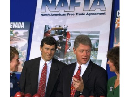 Clinton NAFTA Joe Marquette:AP