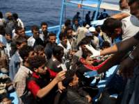 GettyImages-53139595 tunisia migrants arrested