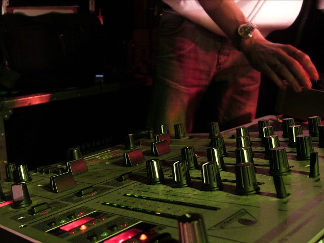 DJ Mix Panel