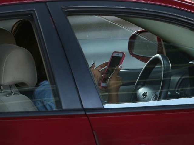 phone-driving-getty.jpg