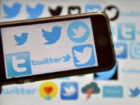 Twitter took its free-speech battle against the US government to court as it seeks to protect the identity of one of its account holders critical of the Trump administration