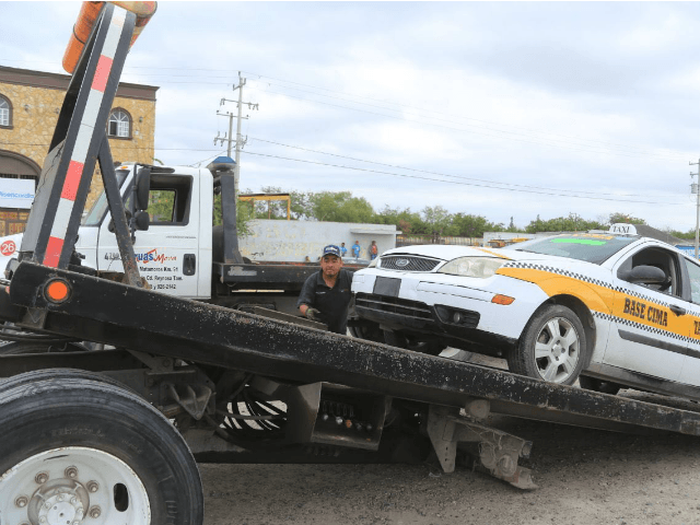 LA "PERRA" del CARTEL del GOLFO-MATAMOROS OPERA al MANDO de "NARCO-TAXIS" ...y la cuota es de 5 mil mensuales. Cartel-Taxi