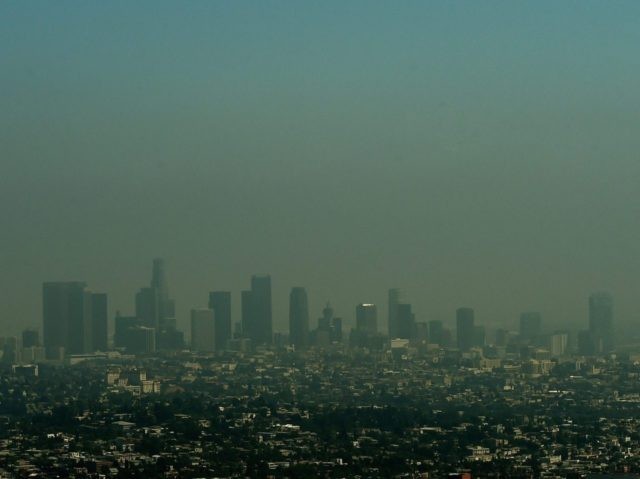 Los Angeles skyline Smog (Mark Ralston / AFP / Getty)