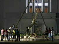 statue-bangladesh-supreme-court-removed-getty Bangladeshi workers take down a controversial statue on the premises of the country's highest court after Islamist radicals protested for months against what they called an 'un-Islamic' Greek deity on May 26, 2017. Bangladesh on May 26 removed a controversial statue depicting a goddess of justice outside its Supreme Court …