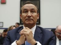 United CEO likely to face investor questions about dragging Photo The Associated Press