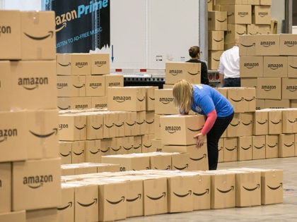 At an event today in Chicago, Amazon employees from nearby fulfillment centers packed 2,000 care packages to send to soldiers abroad who are not able to come home for the holidays Friday, December 4, 2015. Since 2010, Amazon has shipped more than 12 million packages to APO and FPO addresses. …