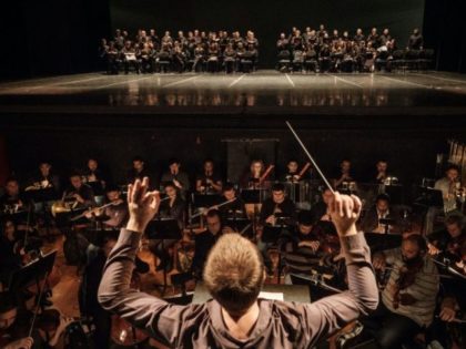 Rio de Janeiro's Theatro Municipal symphony orchestra reheases on June 14, 2017