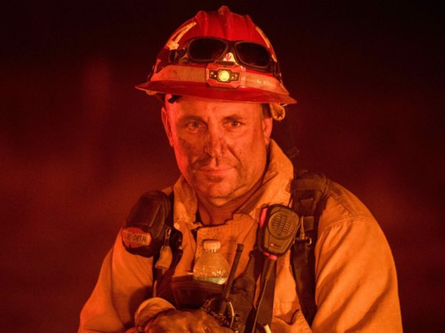 Detwiler Fire near Yosemite firefighter (Josh Adelson / AFP / Getty)