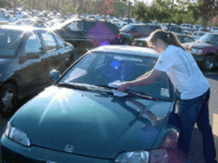 Windshield flyer (Jason Eppink / Flickr / CC / Cropped)