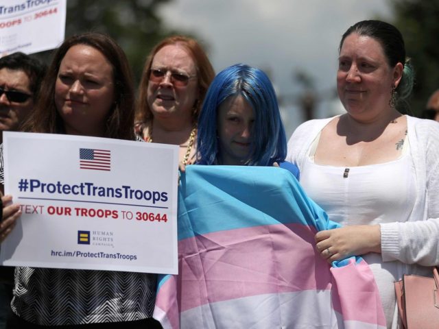 Transgender soldiers rally (Justin Sullivan / Getty)