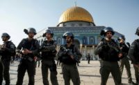 Israeli security forces stand guard in front of the Dome of the Rock in the Haram al-Sharif compound, known to Jews as the Temple Mount, in the old city of Jerusalem on July 27, 2017 Israeli security forces stand guard in front of the Dome of the Rock in the Haram al-Sharif compound, known to Jews as the Temple Mount, in the old city of Jerusalem on July 27, 2017