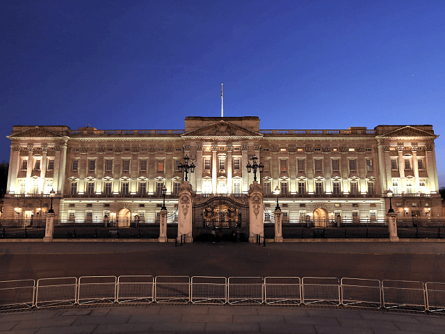 Woman Arrested Scaling Fence at Buckingham Palace