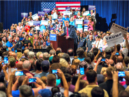 Trump, Crowd, Phoenix Charlie LeightGetty