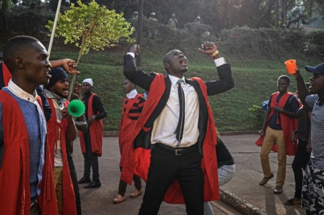 Students of Makerere University protested this week against the official procedure to scra