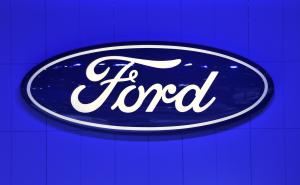 Ford teams with Lyft to take self-driving cars mainstream
