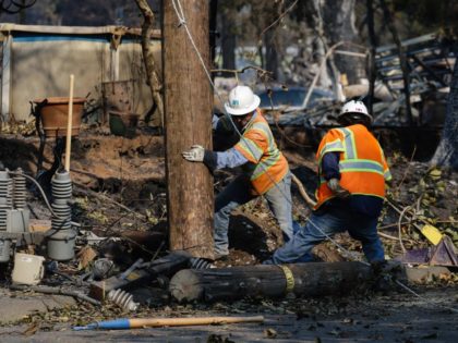 PG&E California fire (Elijah Nouvelage / Getty)