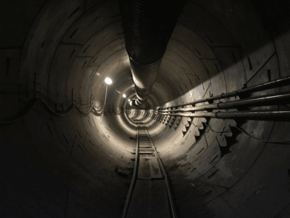 Boring tunnel (Elon Musk / Twitter)