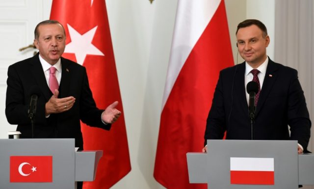 Polish President Andrzej Duda (R) gave a boost to Turkish President Recep Tayyip Erdogan (