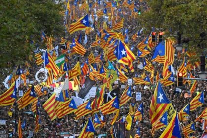 Nearly half a million took to the streets of the regional capital Barcelona in support of separatist leaders Jordi Sanchez and Jordi Cuixart, who have been detained pending an investigation into sedition charges