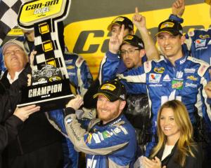 NASCAR driver Dale Earnhardt Jr. expecting first child